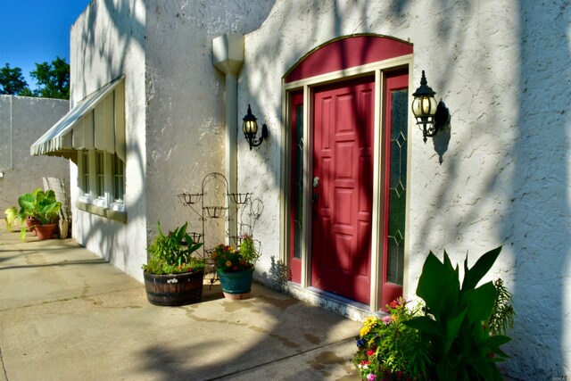 view of exterior entry