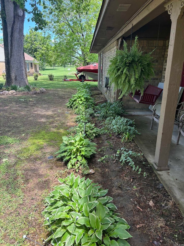 view of yard with a patio area