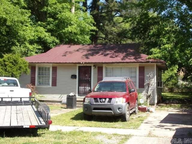 view of single story home