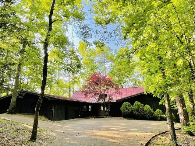 view of front of property