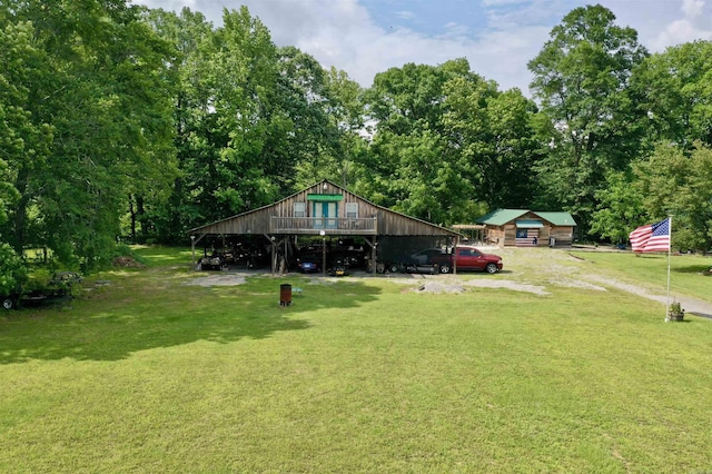 view of yard with a carport