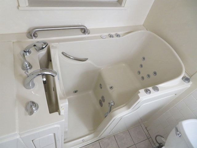 details featuring a bathtub