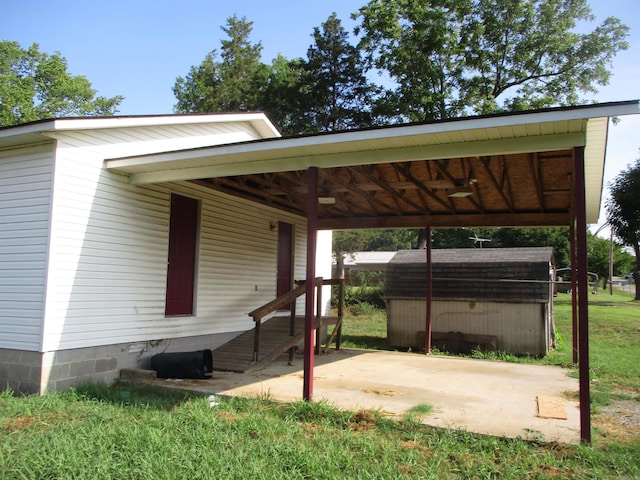 exterior space featuring a carport