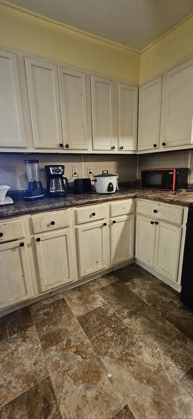 kitchen featuring stove