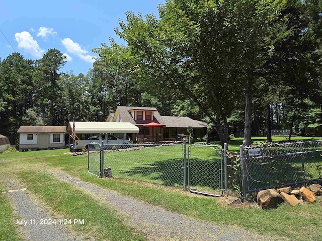 view of front of house with a front lawn