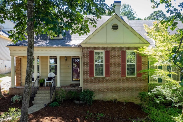 view of front facade featuring a porch