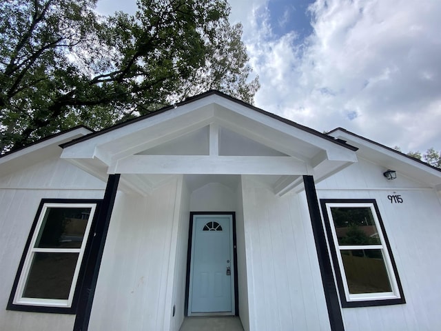 view of entrance to property