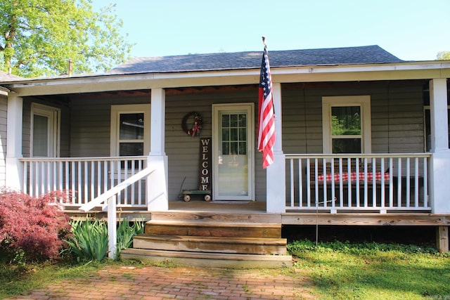 view of front facade featuring a porch