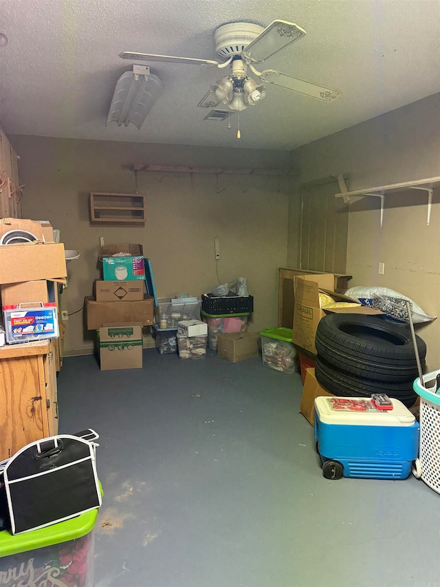 garage featuring ceiling fan