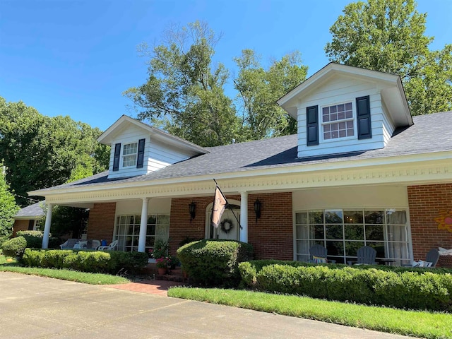 view of front of house with a porch