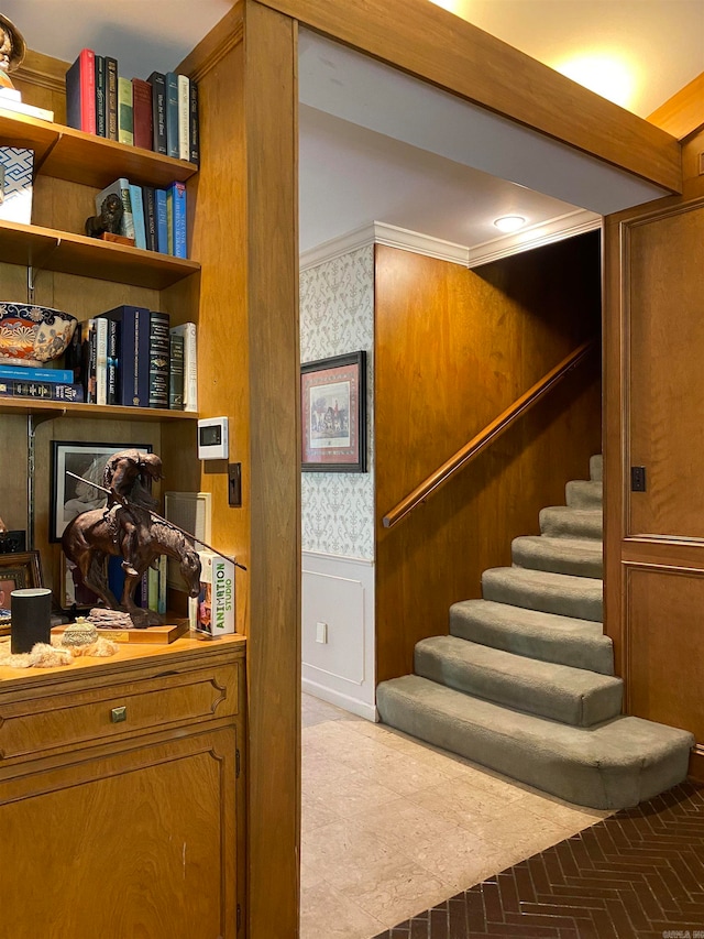 400 Neill Rd, Helena, AR 72342 - interior space with ornamental molding