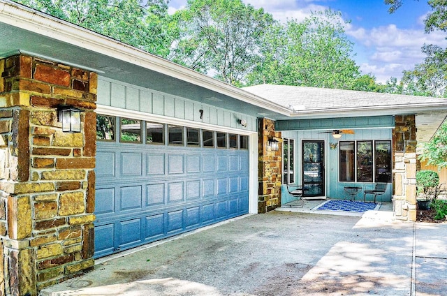 garage with ceiling fan