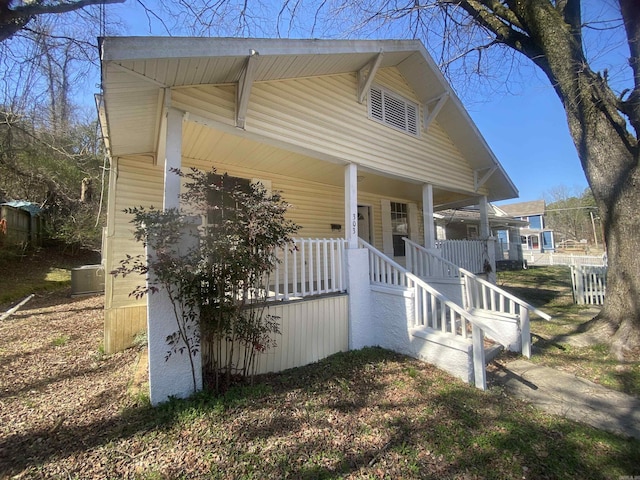 view of front facade featuring covered porch