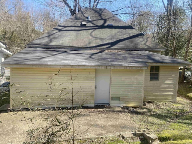 view of outdoor structure featuring an outdoor structure