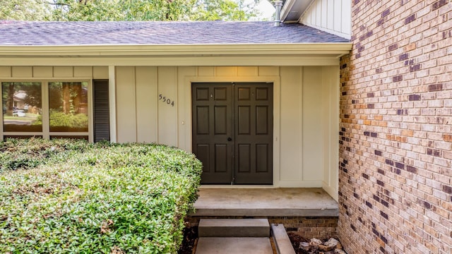 view of property entrance