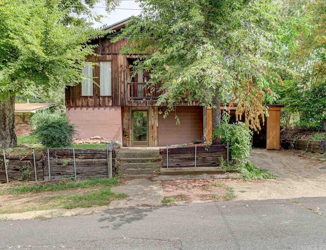 view of front of house with a garage