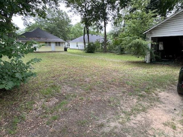 Listing photo 2 for 1365 Bruce St, Conway AR 72034