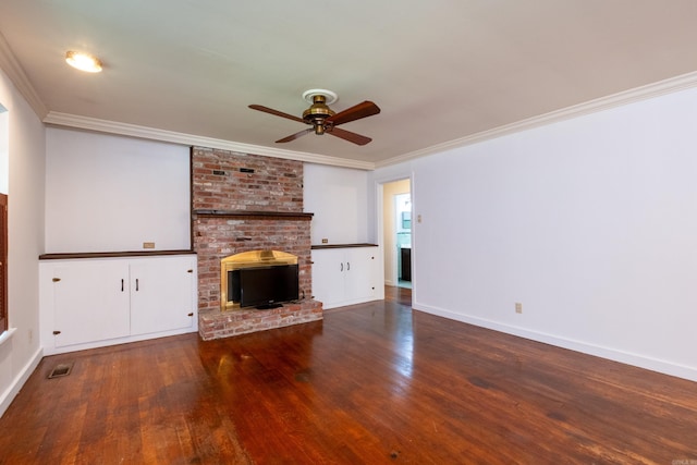 unfurnished living room with a ceiling fan, baseboards, wood finished floors, visible vents, and ornamental molding