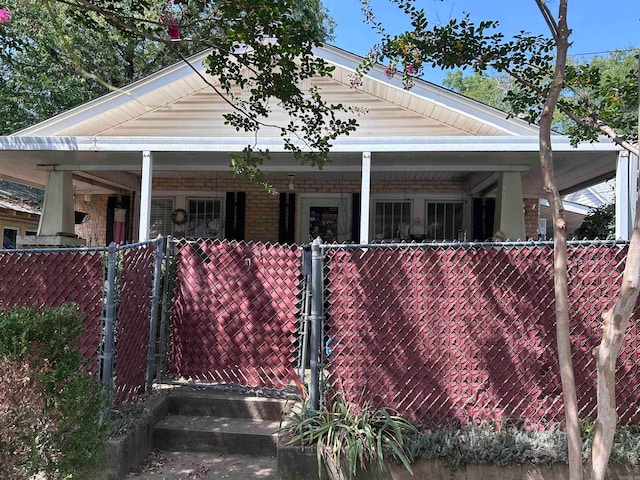 view of front of house featuring a porch