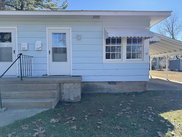 1107 Reynolds St, Clarksville, AR 72830 - doorway to property with crawl space