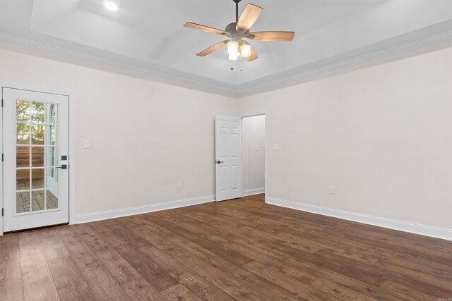 walk in closet featuring light tile patterned floors