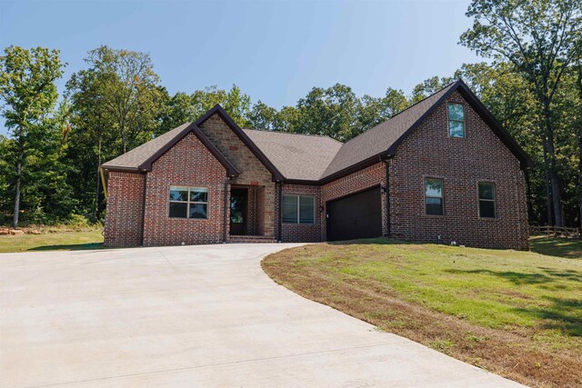 view of front of house with a front lawn