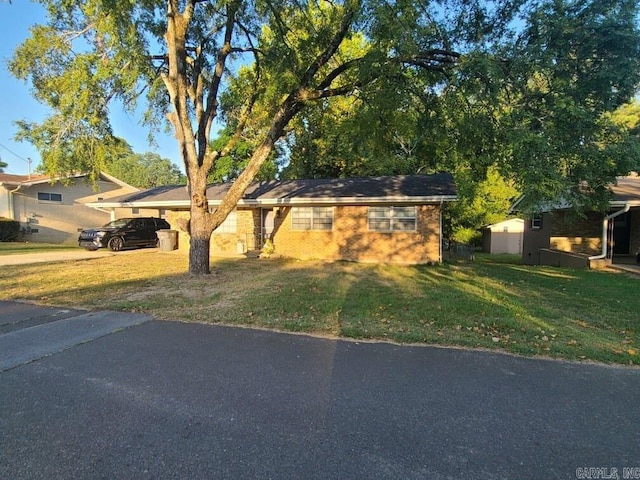 view of front of house with a front yard