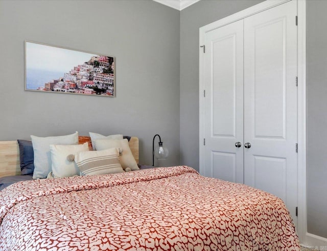 bedroom featuring a closet