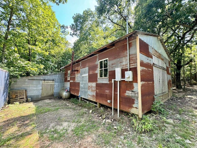 view of outdoor structure