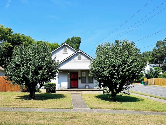 view of front of house with a front yard