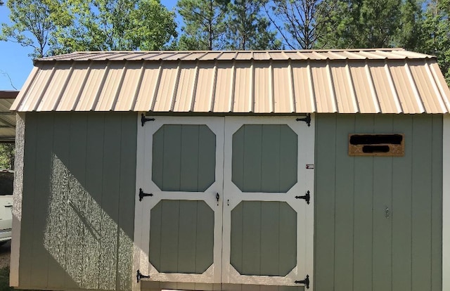 view of outbuilding