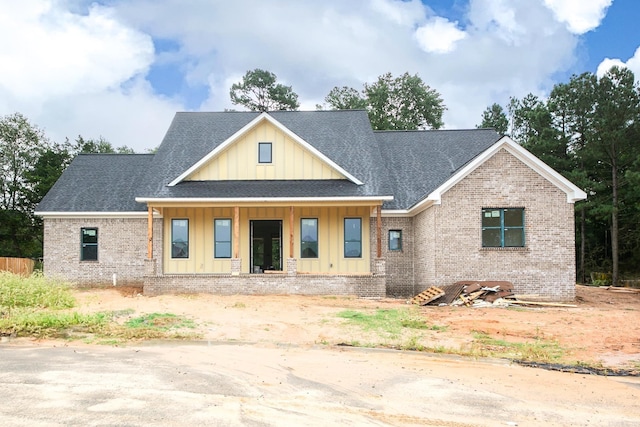 view of front of property with covered porch