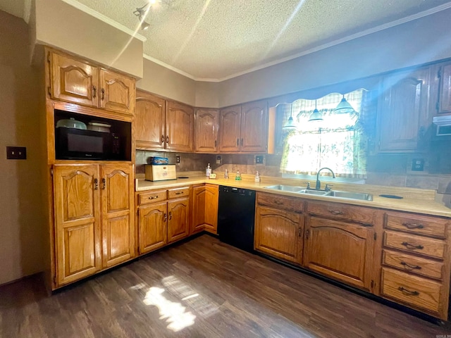 kitchen with a textured ceiling, dark hardwood / wood-style flooring, sink, black appliances, and ornamental molding