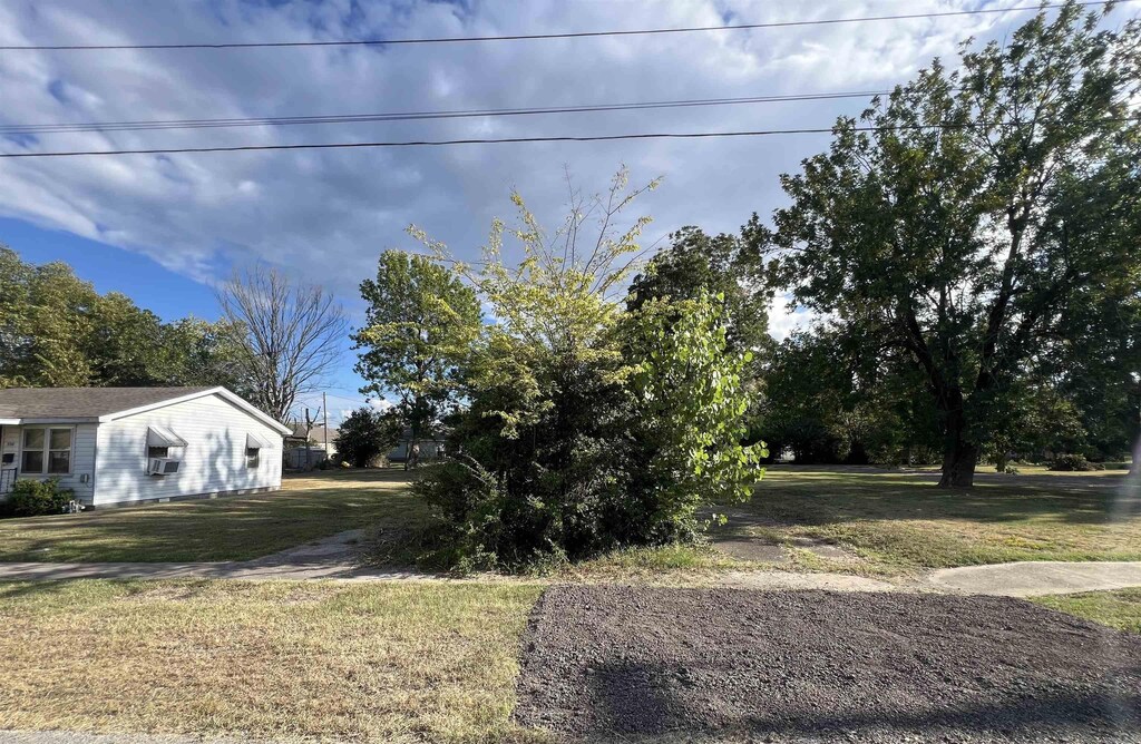 528 E Emerson St, Paragould, AR 72450