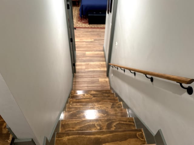 51 Yosemite Dr, Cherokee Village, AR 72529 - stairway with wood finished floors