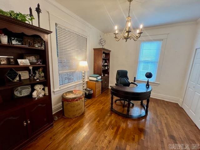 office area with a chandelier, crown molding, and wood finished floors