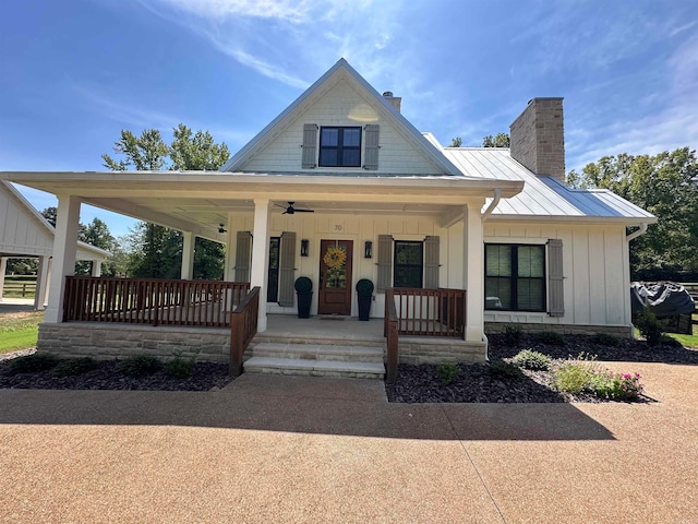 view of front facade featuring a porch