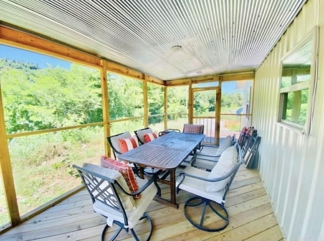 950 Cool Water Retreat, Mountain View, AR 72560 - sunroom featuring outdoor dining space