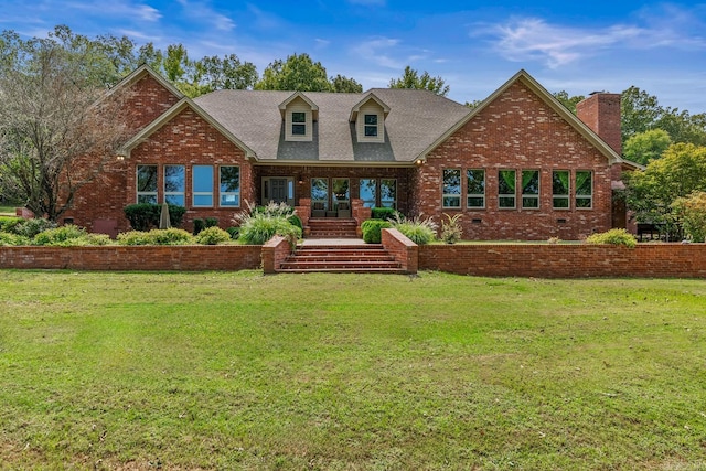 view of front facade featuring a front lawn