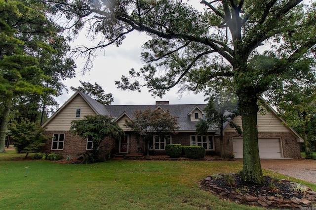 view of front of property with a front yard