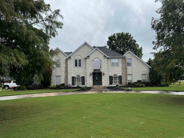 view of front of home with a front yard