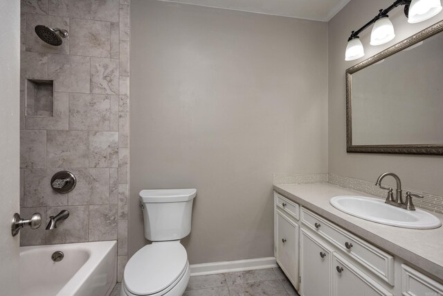 bathroom with tiled shower / bath combo