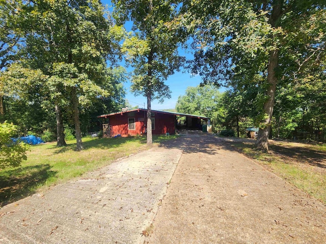 view of front of house with a front yard