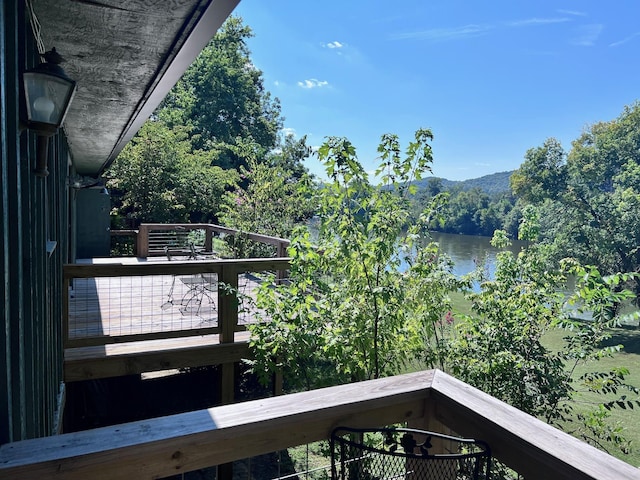 236 N Riverview Ln, Mountain View, AR 72560 - balcony featuring a water view