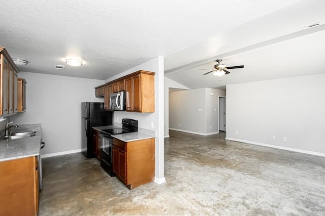 kitchen featuring a textured ceiling, sink, lofted ceiling, black appliances, and ceiling fan