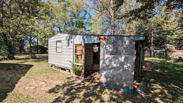 520 Main St, Newport, AR 72112 - view of outbuilding featuring a yard