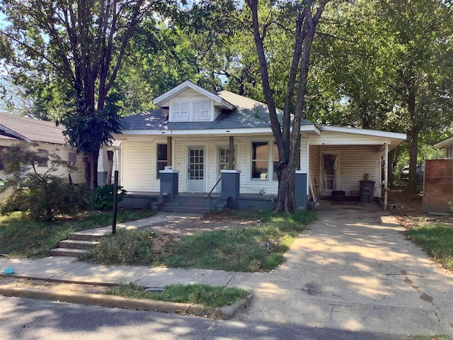 view of front facade featuring a porch