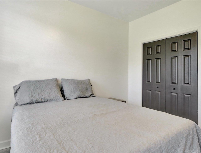 bedroom featuring a closet