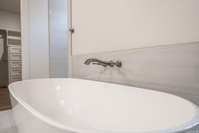 bathroom featuring a bathing tub