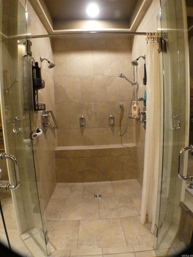 bathroom with curtained shower